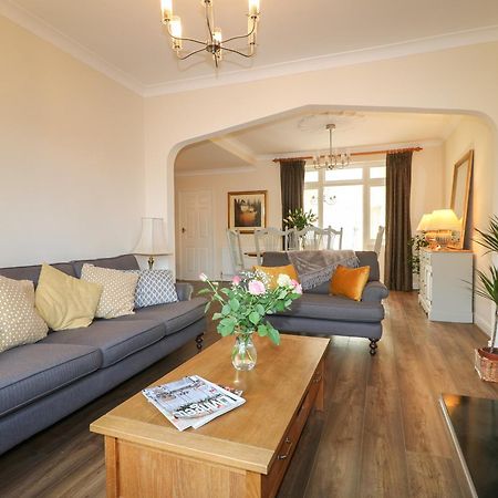 Вилла 2 Gladstone Avenue Мелтон-Моубрей Экстерьер фото